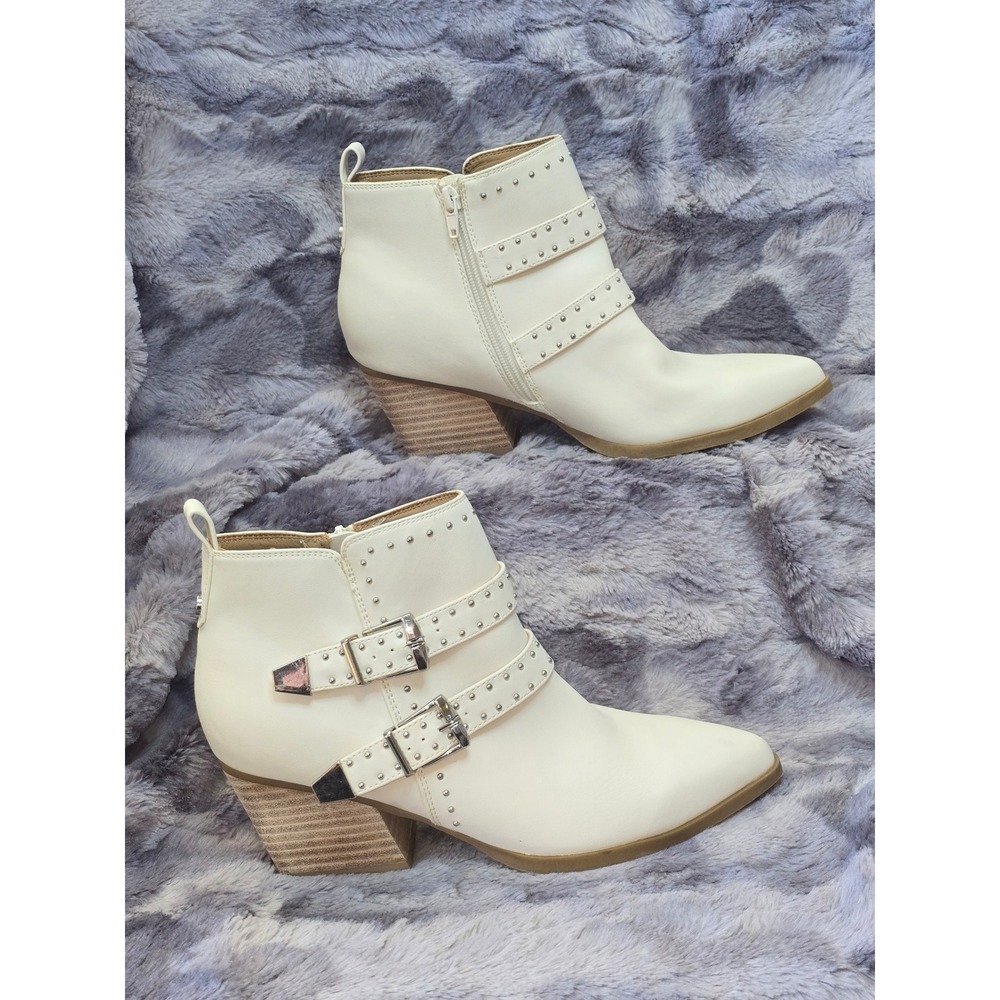 NWB Dolce Vita Ivory Buckled Western Ankle Booties KAIRI‎ Size 10